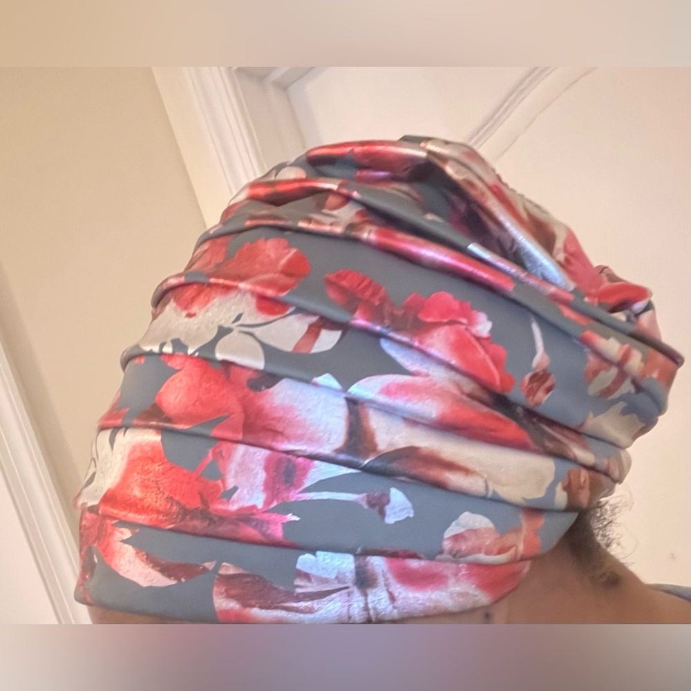 Handmade  pleated turban with floral prints available in black/ grey one size
